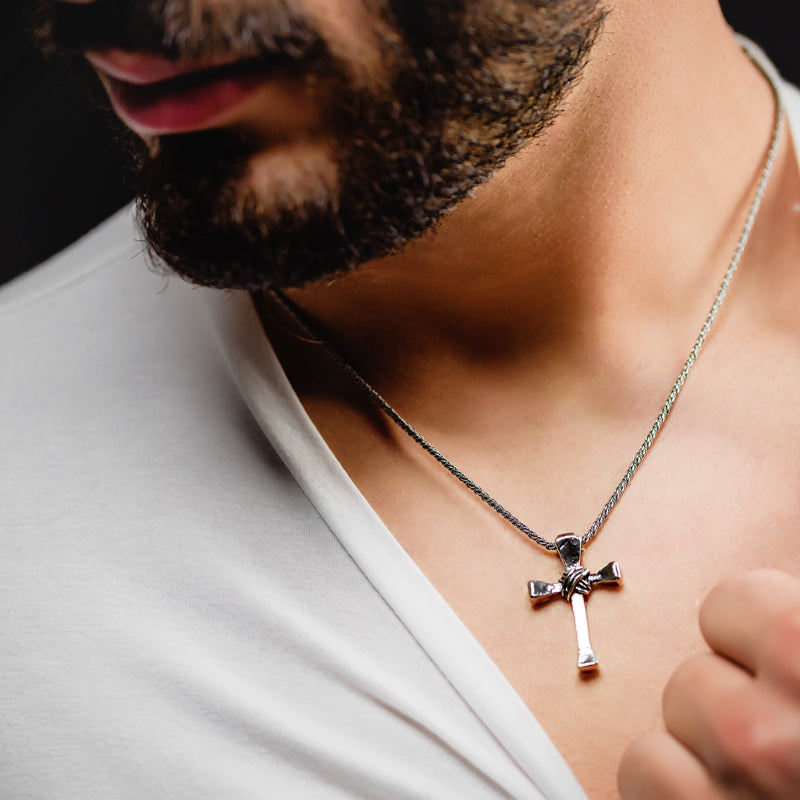 COLLANA CROCE CON NODO